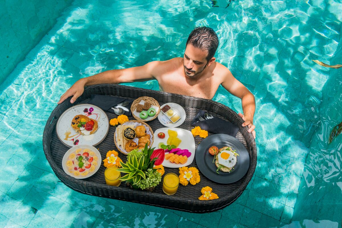 Signature Floating Breakfast