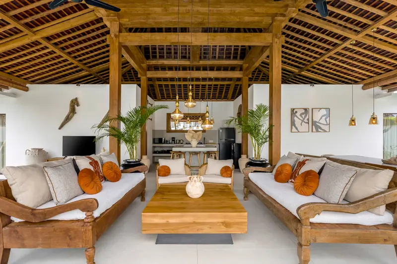 Majestic Coastal Villa Seminyak