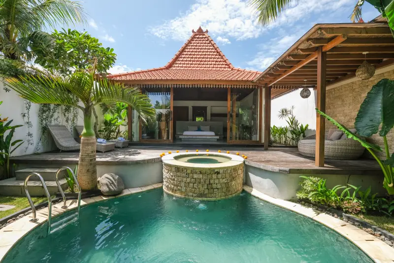 Molokai Pearl Studio
