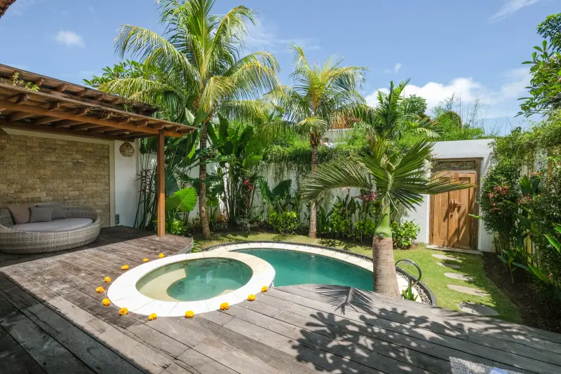 Molokai Pearl Studio