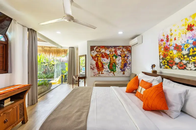 Serene Palms Luxury Escape