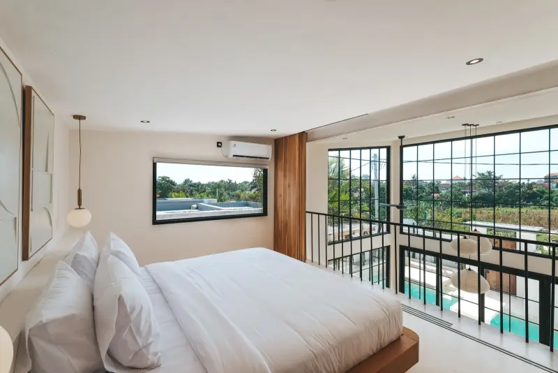Alua White Serene Studio